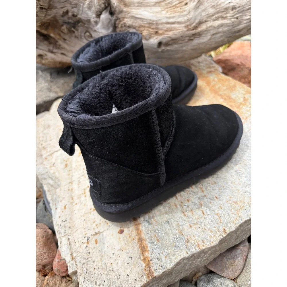 UGG Classic Mini Black Suede Shearling‎ Lined Ankle Boots Womens Size 38